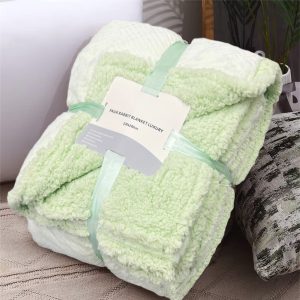 Το Μεγάλο Παζάρι Κουβέρτα Προβατάκι Διπλής Στρώσης 4kg Yπέρδιπλη 220×240 Ανάγλυφη Flannel-Sherpa Λαχανί (TMP-3567)