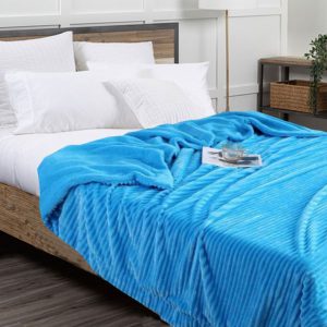 Το Μεγάλο Παζάρι Κουβέρτα Προβατάκι Διπλής Στρώσης Ριγέ 3.200kg Yπέρδιπλη 220×240 Ανάγλυφη Flannel-Sherpa Γαλάζιο (TMP-4666)