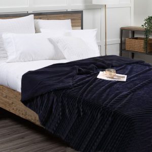 Το Μεγάλο Παζάρι Κουβέρτα Προβατάκι Διπλής Στρώσης Ριγέ 3.200kg Yπέρδιπλη 220×240 Ανάγλυφη Flannel-Sherpa Μάυρο (TMP-4670)